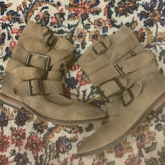 FREE PEOPLE SUNBELT DISTRESSED SUEDE BELTED BOOTIES - Picture 4 of 5
